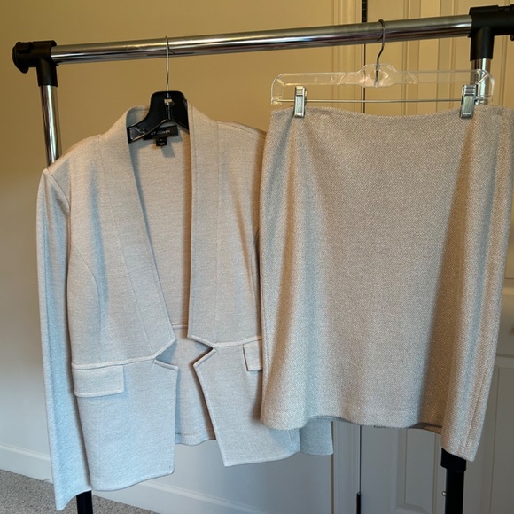 St. John Jacket - Picture 9 of 9